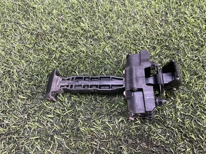 Ограничитель двери