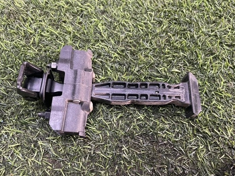 Ограничитель двери