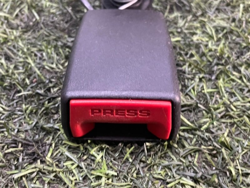 Ответная часть ремня безопасности