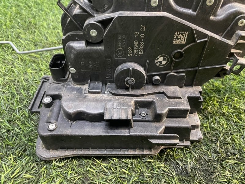 Замок двери задней правой