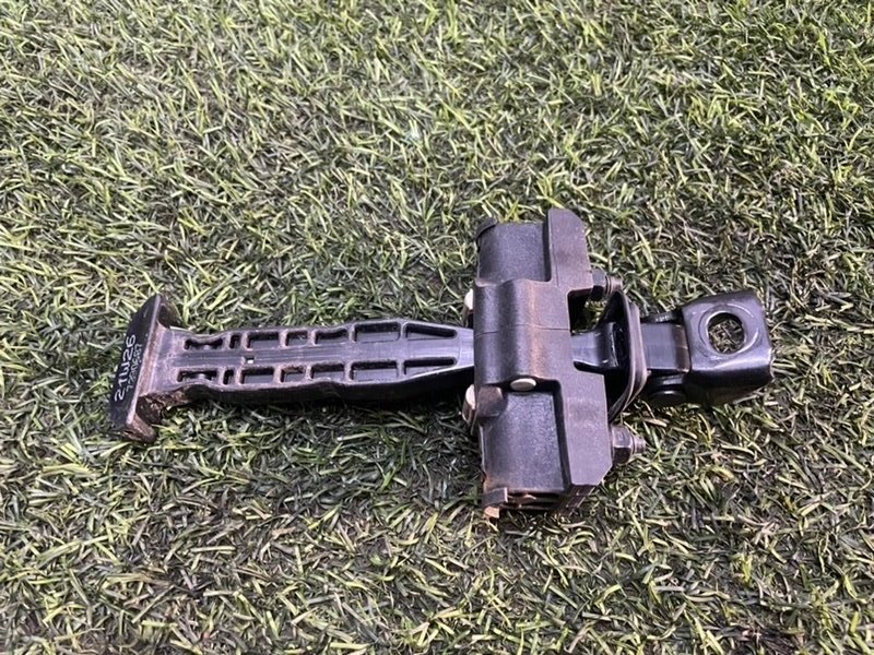 Ограничитель двери