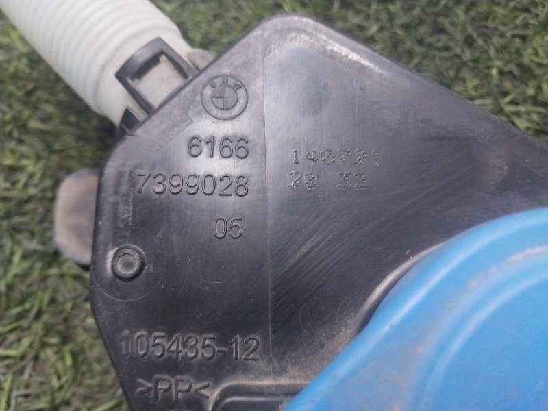 Горловина бачка омывателя