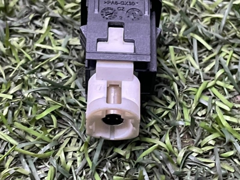 Гнездо AUX / USB IN