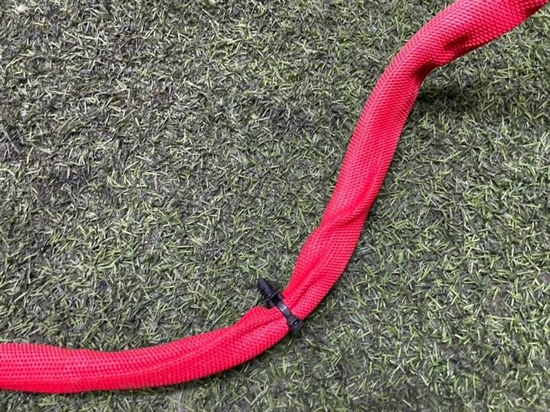 Клемма аккумулятора +