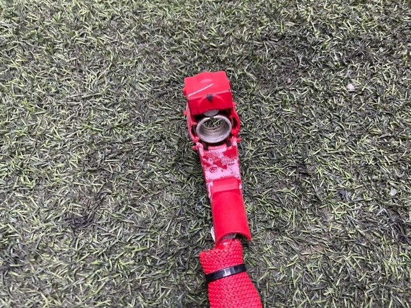 Клемма аккумулятора +