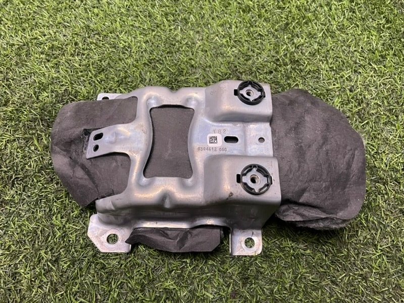 Кронштейн крепления торпедо