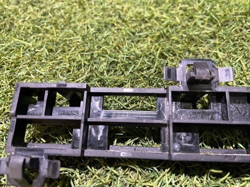 Кронштейн крепежный вспомогательный (разного назначения)