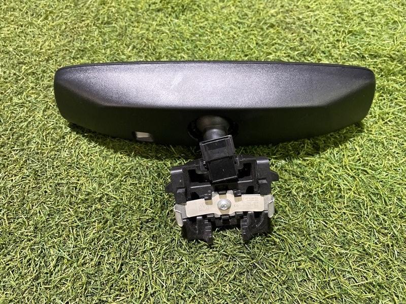 Зеркало заднего вида