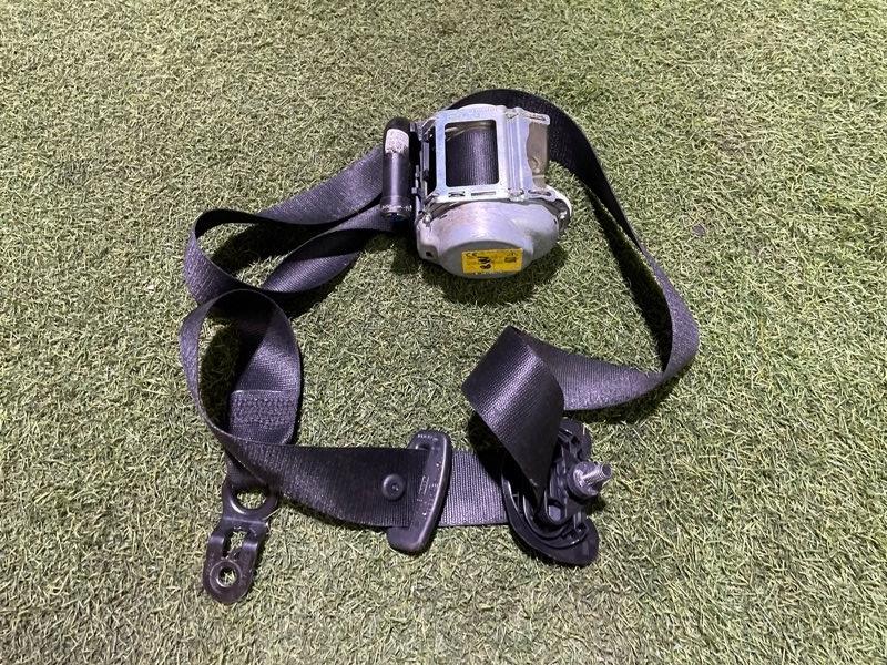 Ремень безопасности