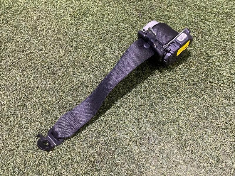 Ремень безопасности