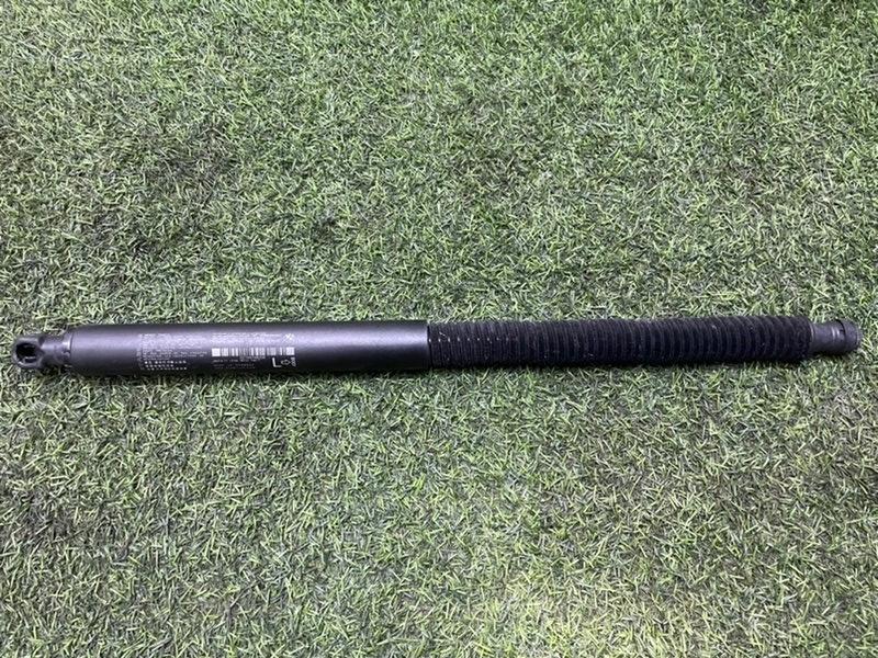 Амортизатор двери багажника