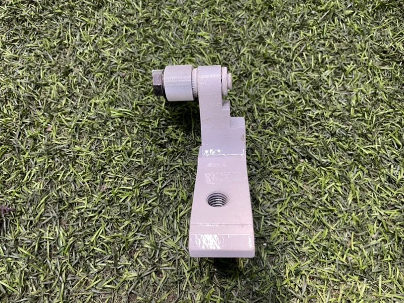 Петля двери задней левой нижняя