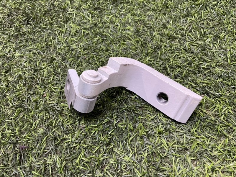 Петля двери задней левой нижняя