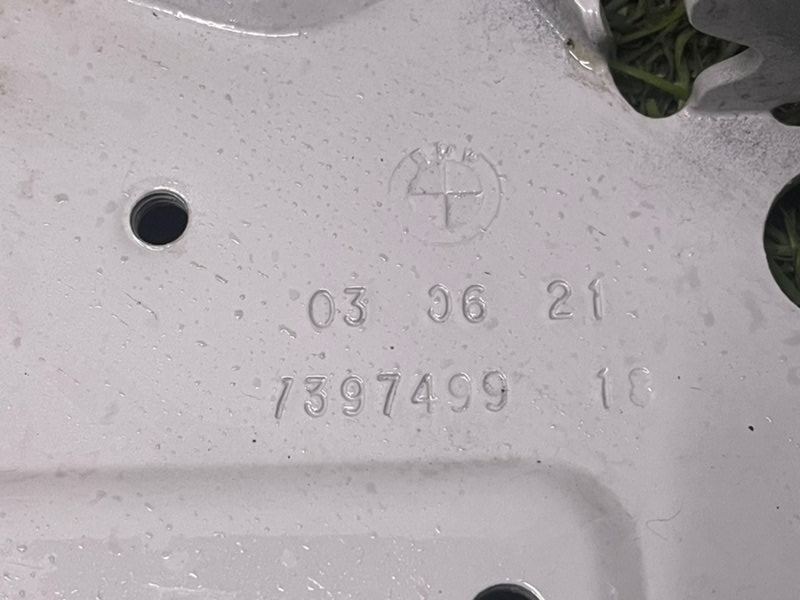 Петля капота левая