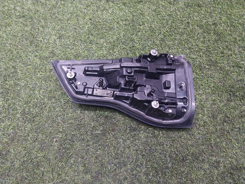 Фонарь задний внутренний левый