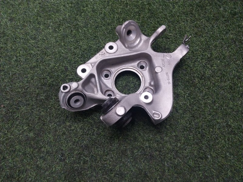 Кулак поворотный задний правый