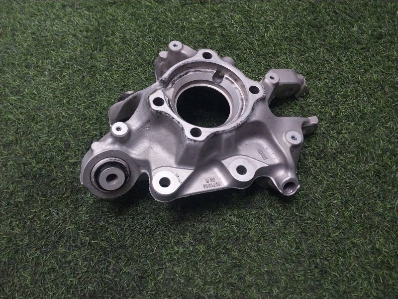 Кулак поворотный задний правый