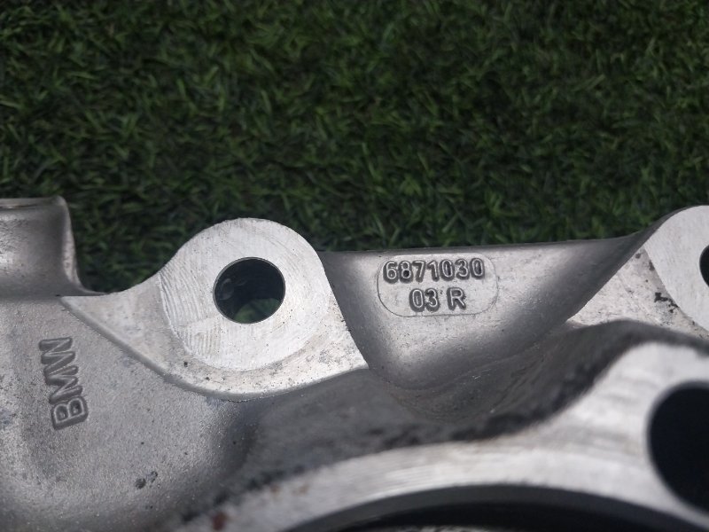 Кулак поворотный задний правый