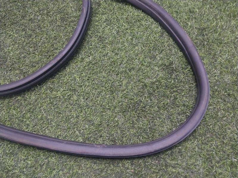 Уплотнитель двери