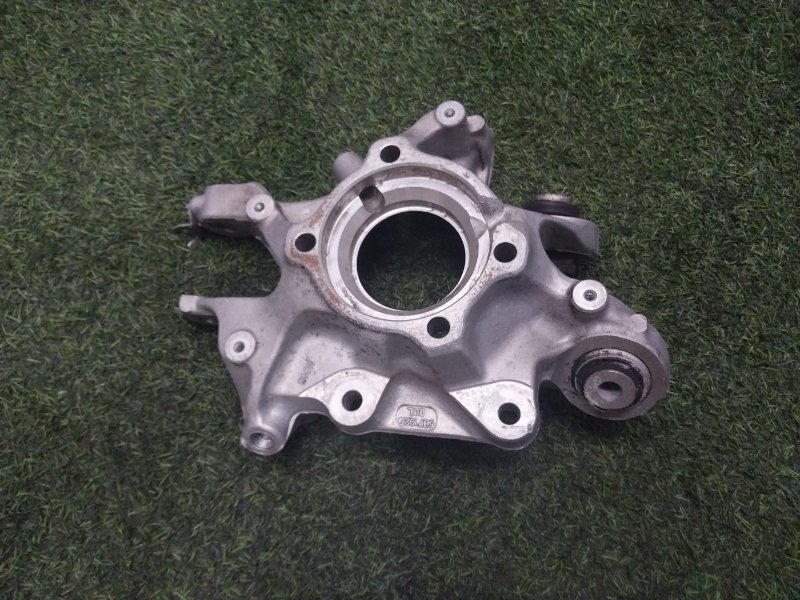 Кулак поворотный задний левый