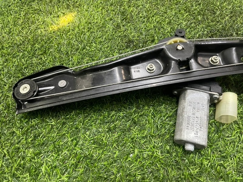 Стеклоподъемник электр. задний правый