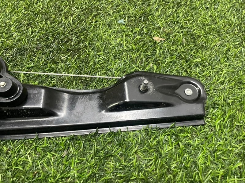 Стеклоподъемник электр. задний правый