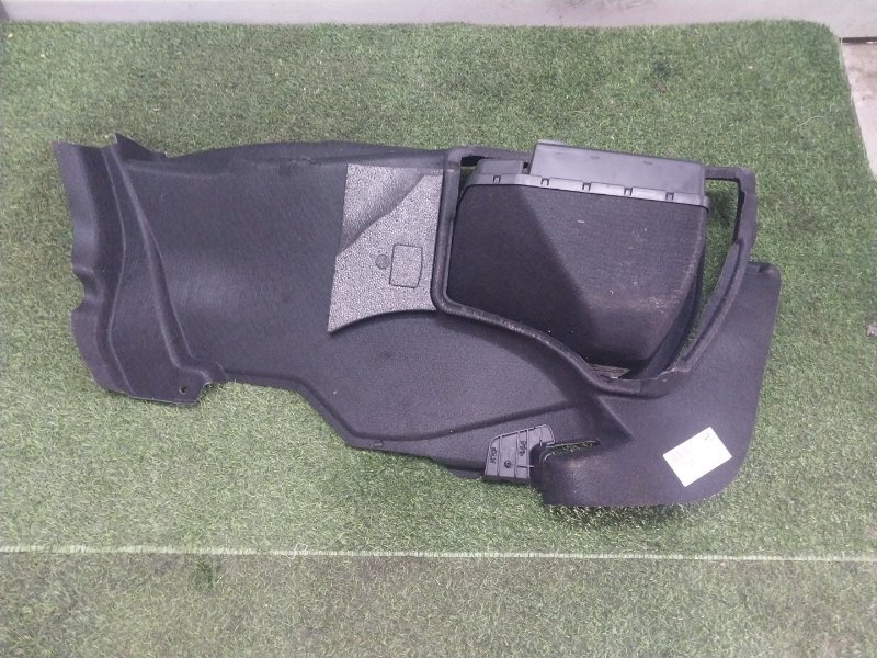 Обшивка багажника