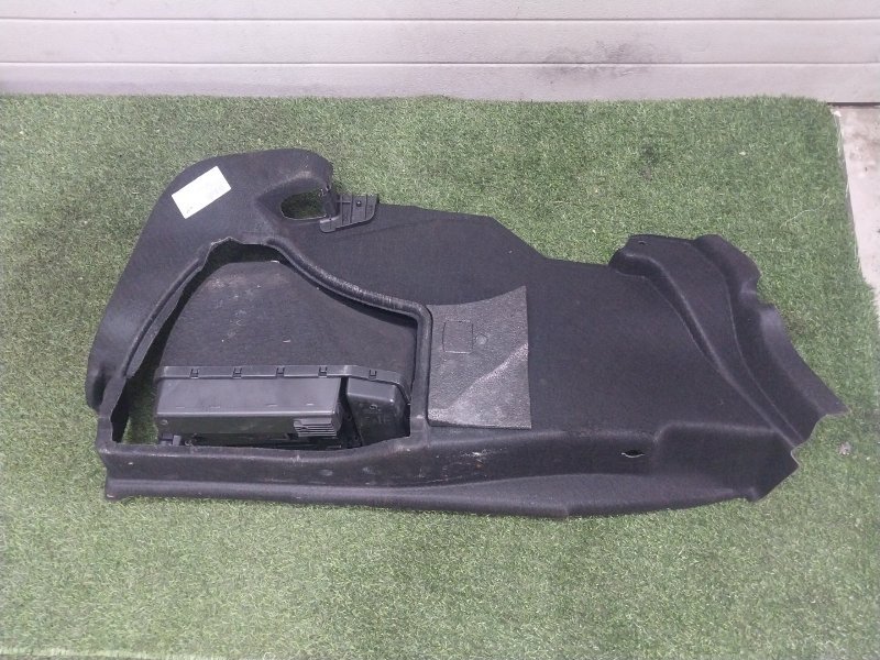 Обшивка багажника