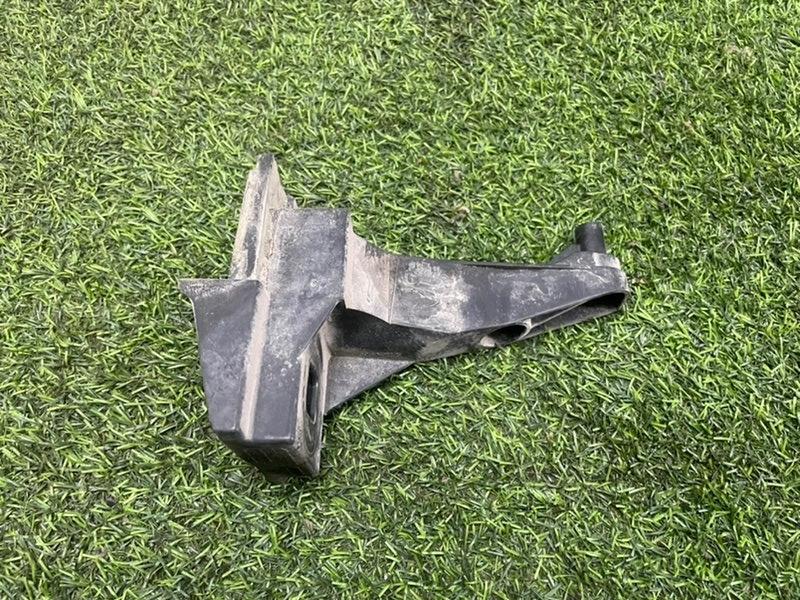 Кронштейн радиатора