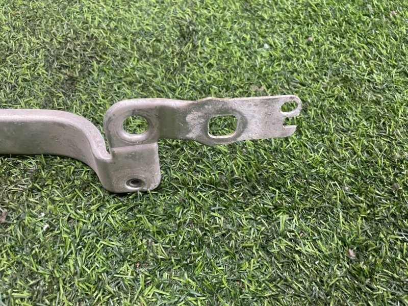 Кронштейн крепления крыла