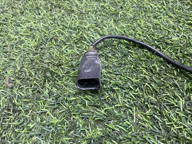 Замок капота