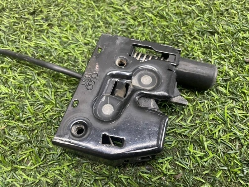 Замок капота