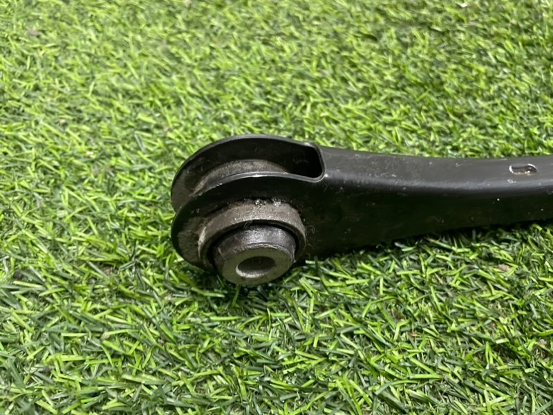 Рычаг задний