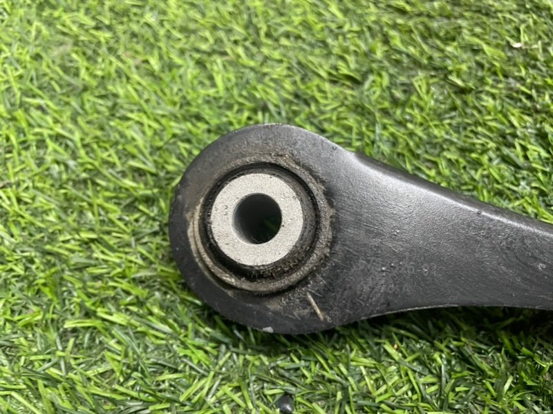 Рычаг задний