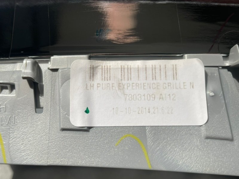 Решетка радиатора левая