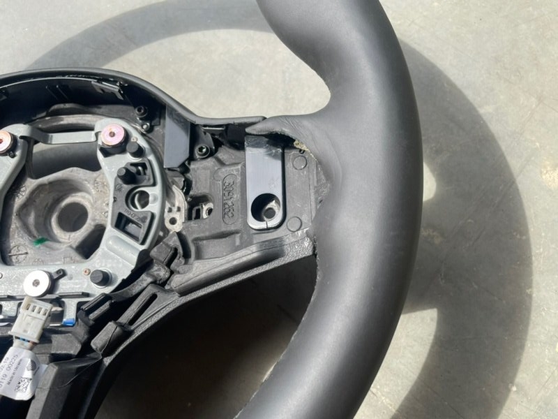 Рулевое колесо (руль)