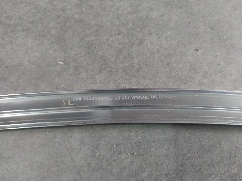 Молдинг передней правой двери