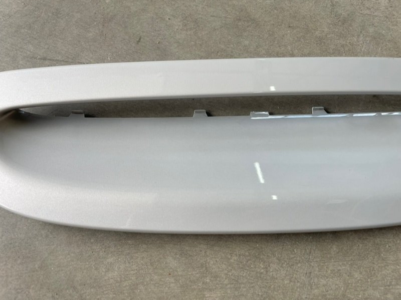 Молдинг капота