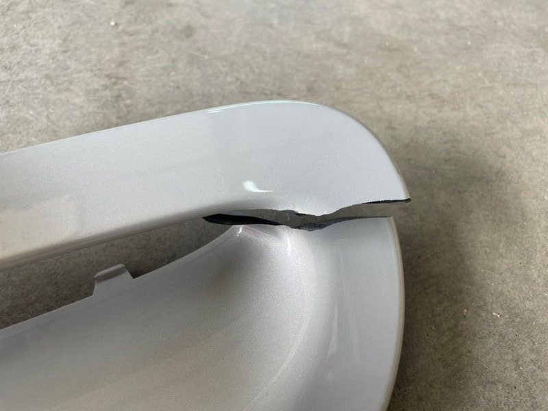 Молдинг капота