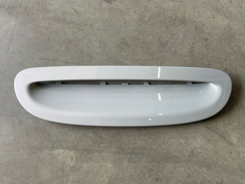 Молдинг капота