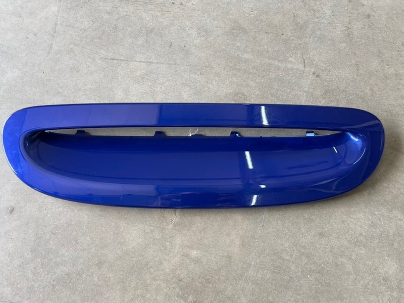 Молдинг капота