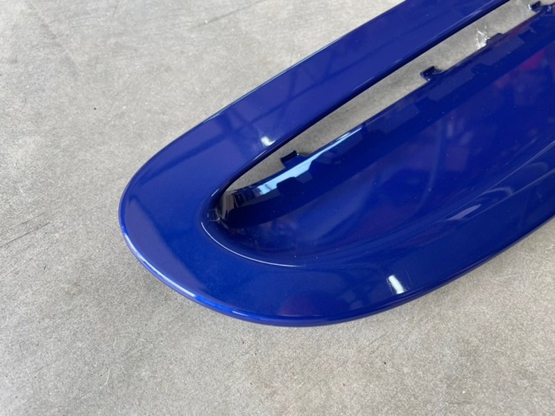 Молдинг капота