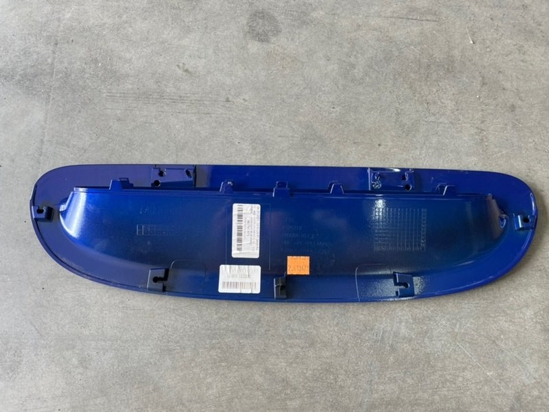 Молдинг капота