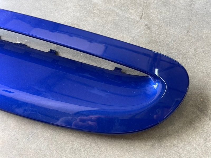 Молдинг капота