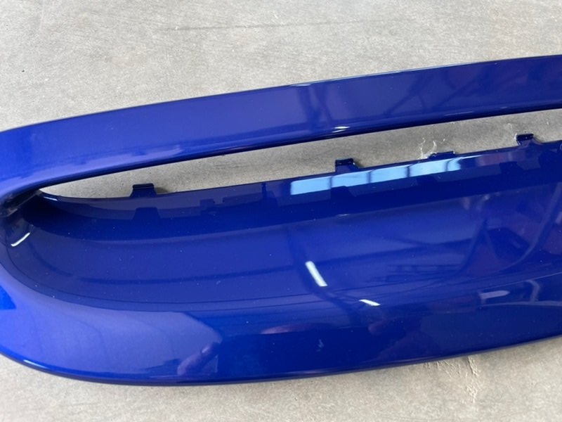 Молдинг капота