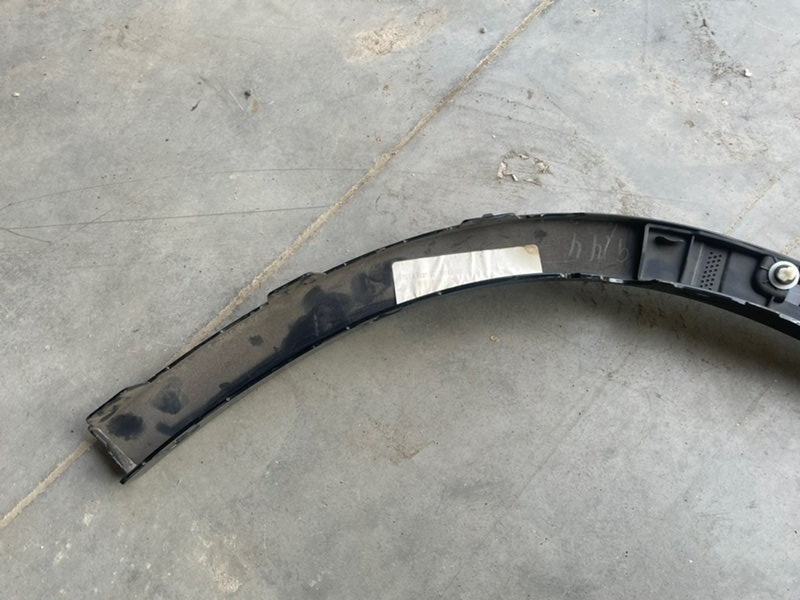 Накладка заднего крыла левого