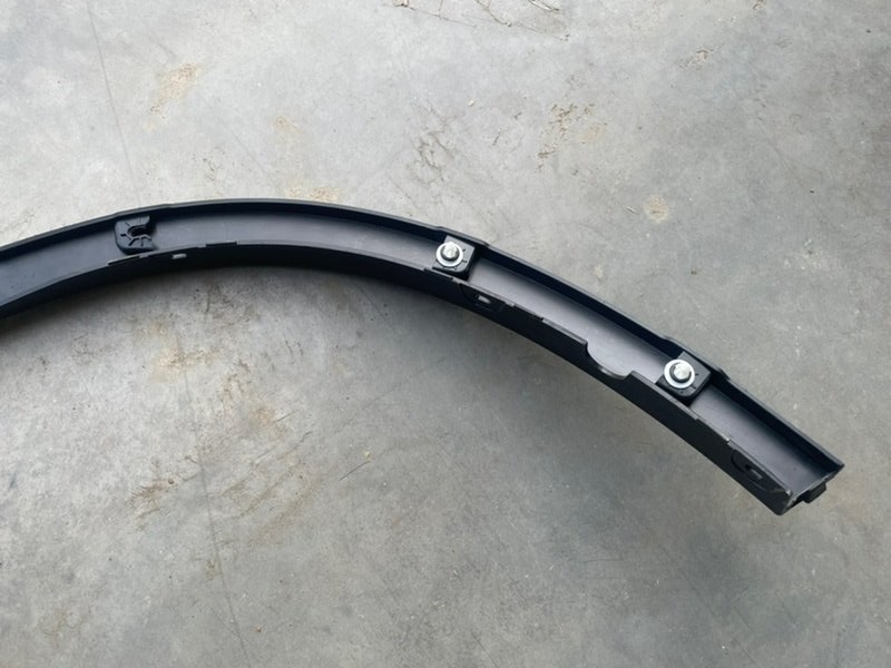 Накладка заднего крыла левого