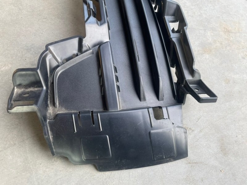 Решетка в бампер правая