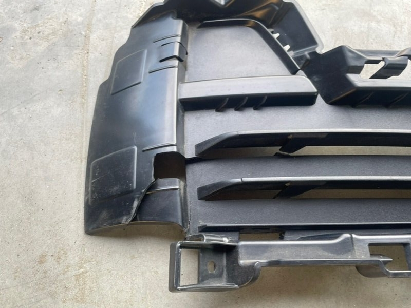 Решетка в бампер правая