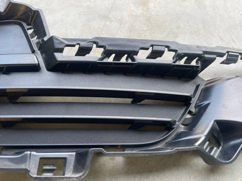 Решетка в бампер правая